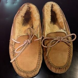 Ugg Sheepskin Slipper Moccasin, Size 7